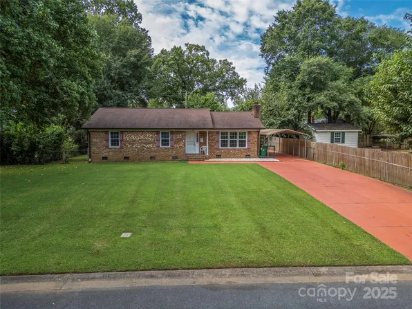 4112 Woodgreen Ter, Charlotte, NC 28205