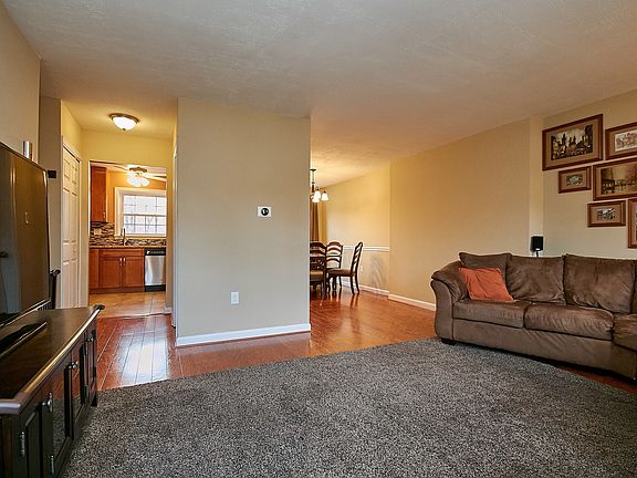 4th image of 14827 Smethwick Pl