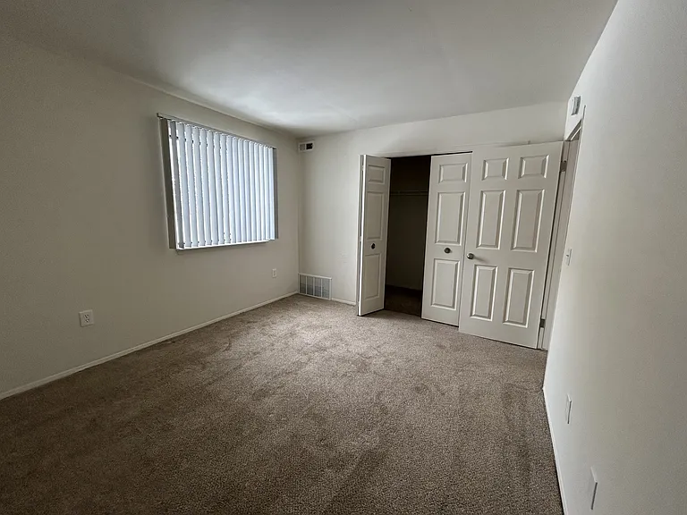 Perry Place Apartments — Photo 52