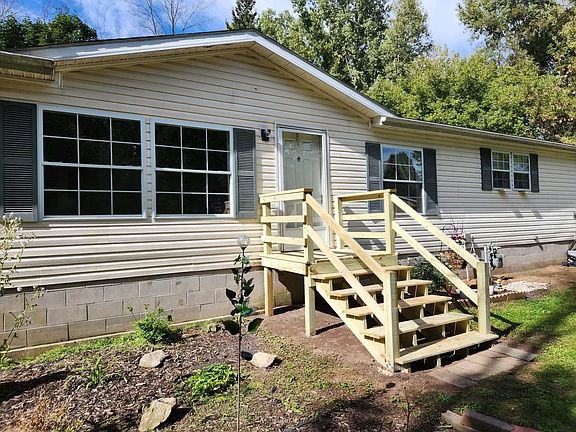 2nd image of 813 Posey Ct