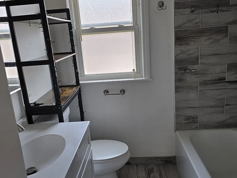 2143 N Nagle Ave #2 — Photo 6