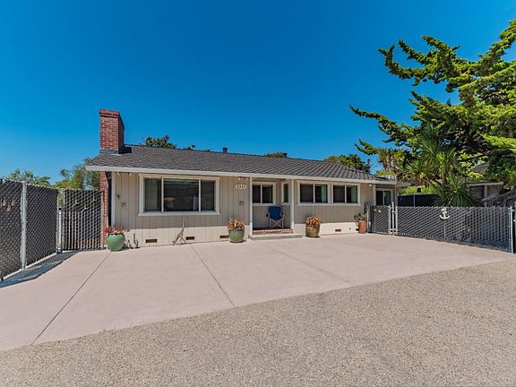 5th image of 2531 Portola Dr