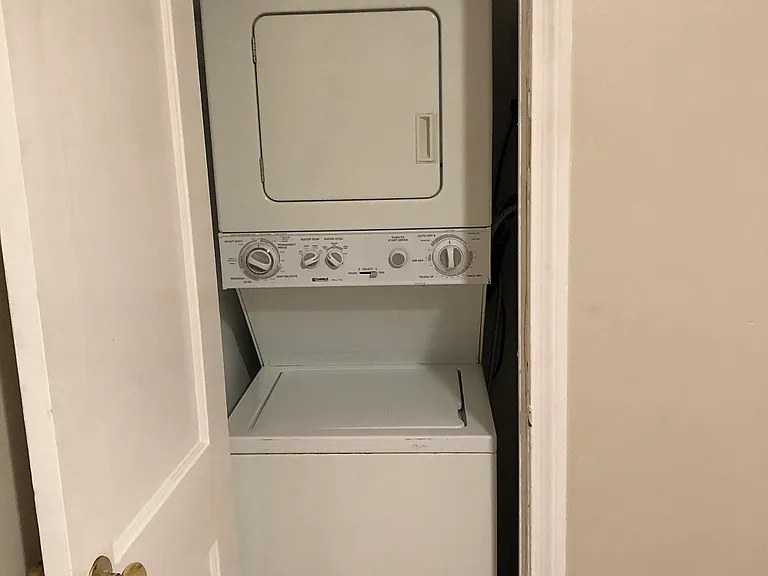 21 Elsmere Blvd #A — Photo 4
