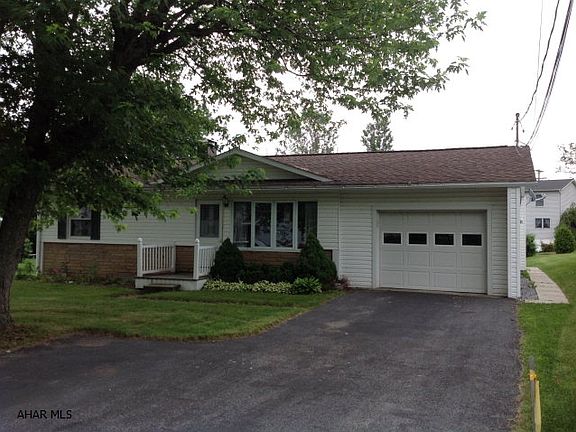 3rd image of 11 Lincoln Dr
