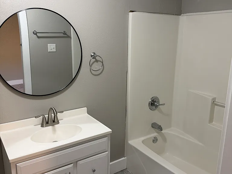 685 S 1st Ave — Photo 16