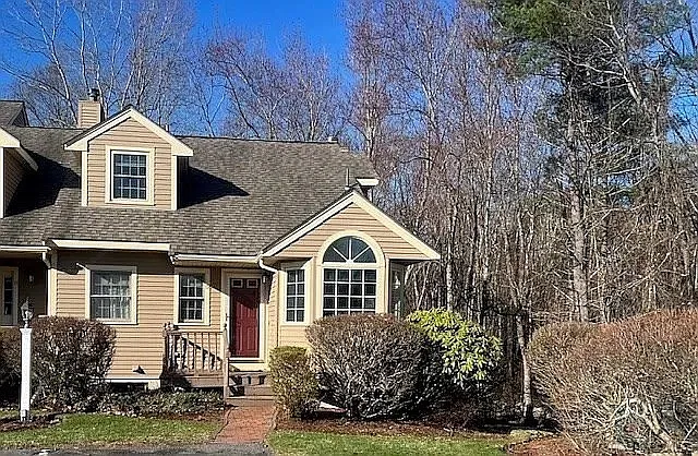 12 Birchwood Ln #12