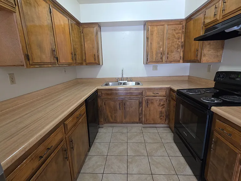 5909 Ming Ave #7-12 — Photo 4