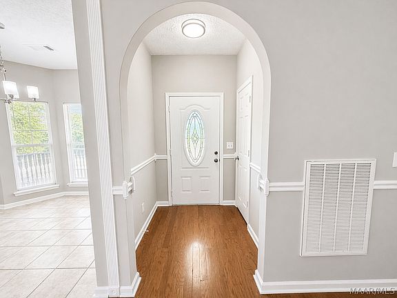 2nd image of 1354 Indian Hills Rd
