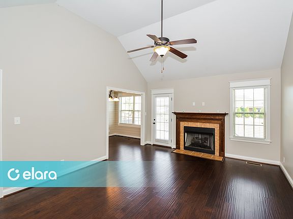 3rd image of 276 Ivy Bend Cir