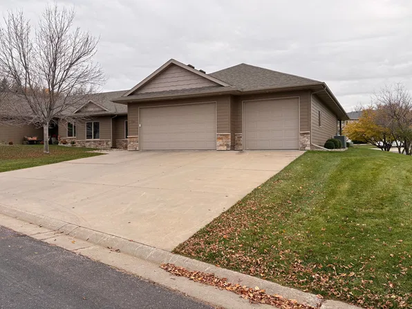 5801 S Shadow Wood Pl, Sioux Falls, SD 57108