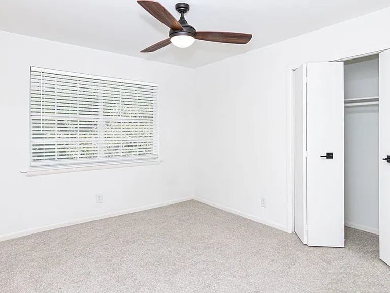 White Oak Townhomes — Photo 6