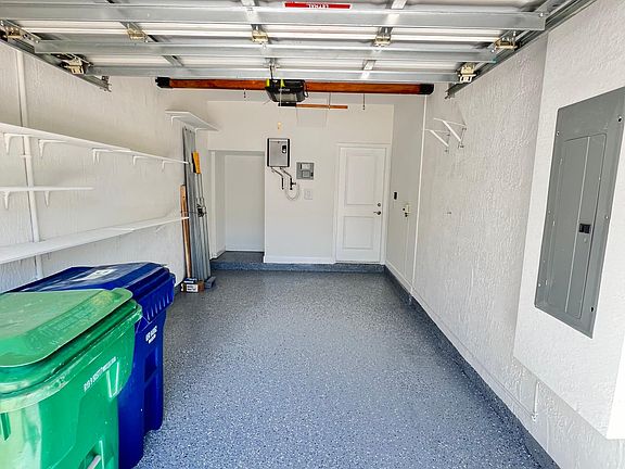 Inside Garage (1 car)