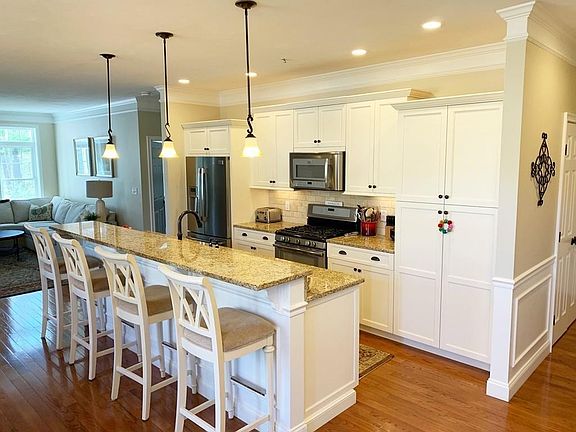 3rd image of 115 Stonebridge Dr #115