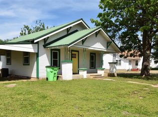 1205 N Barta Ave, Prague, OK 74864