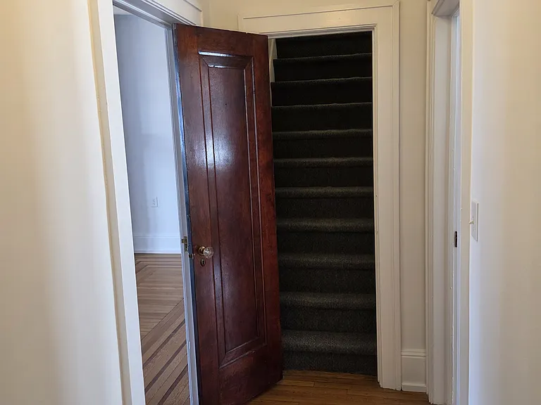 54 N Front St #A — Photo 16