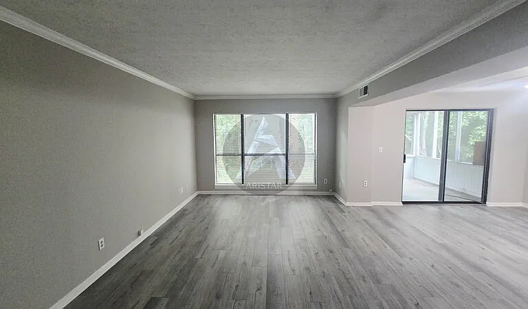 2646 Briarwood Dr SE — Photo 3