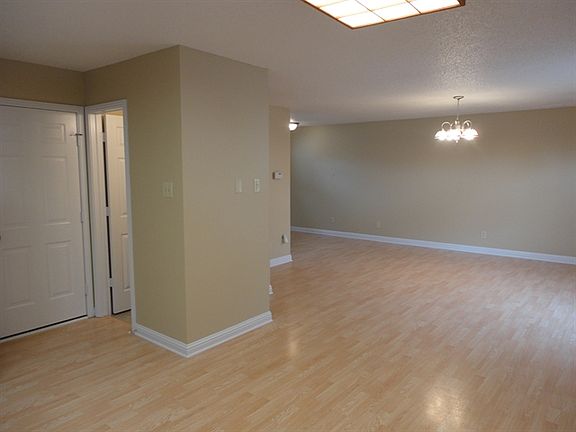 4th image of 1757 Blackmore Dr