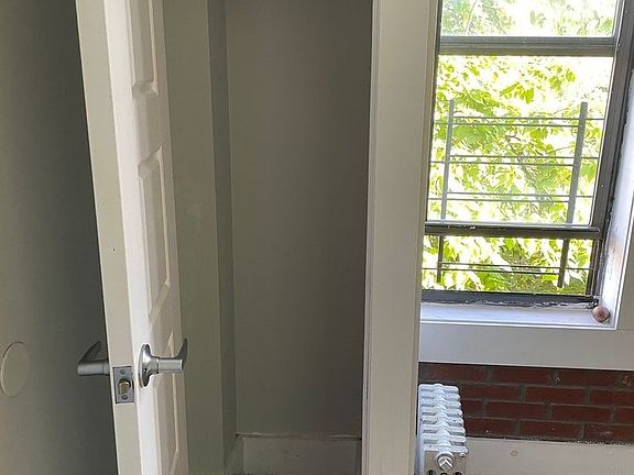 3rd image of 928 Myrtle Ave APT 19