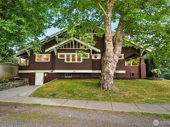 3rd image of 2816 Cornwall Avenue
