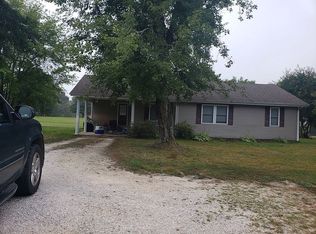 1012 Memorial Dr, Paris, TN 38242