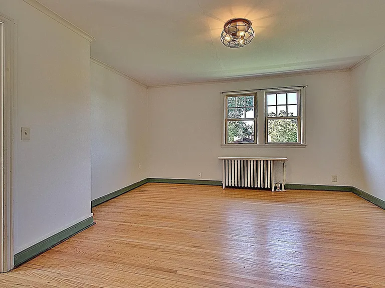 1698 Ross Ave — Photo 7