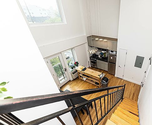 2nd image of 588 Myrtle Ave #500