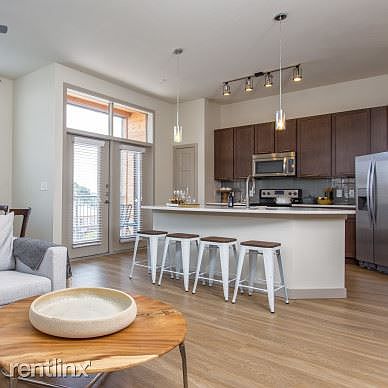 Sleek-wood-style-flooring_388x388_acf_cropped