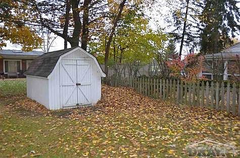 3rd image of 24594 Hickory Dr
