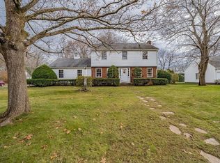 7 Squassick Rd, West Springfield, MA 01089