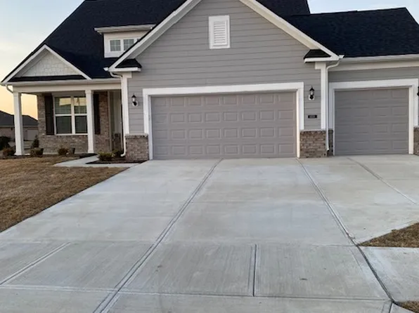 8458 Paxton Dr, Brownsburg, IN 46112