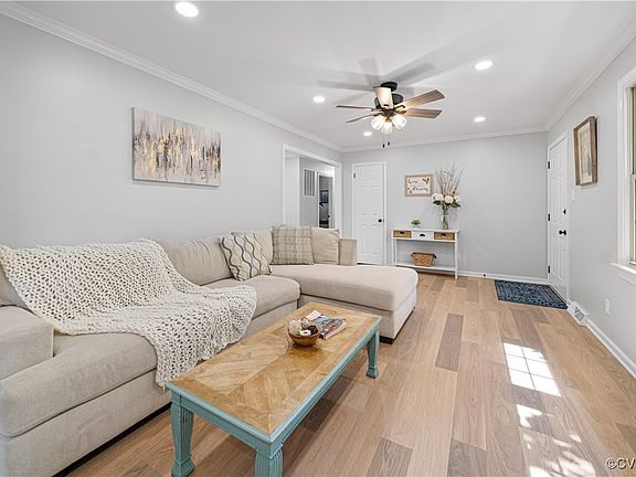 5th image of 10326 Dorel Ct