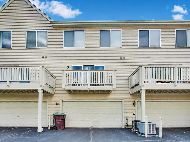 985 Manchester Cir #985 — Photo 22
