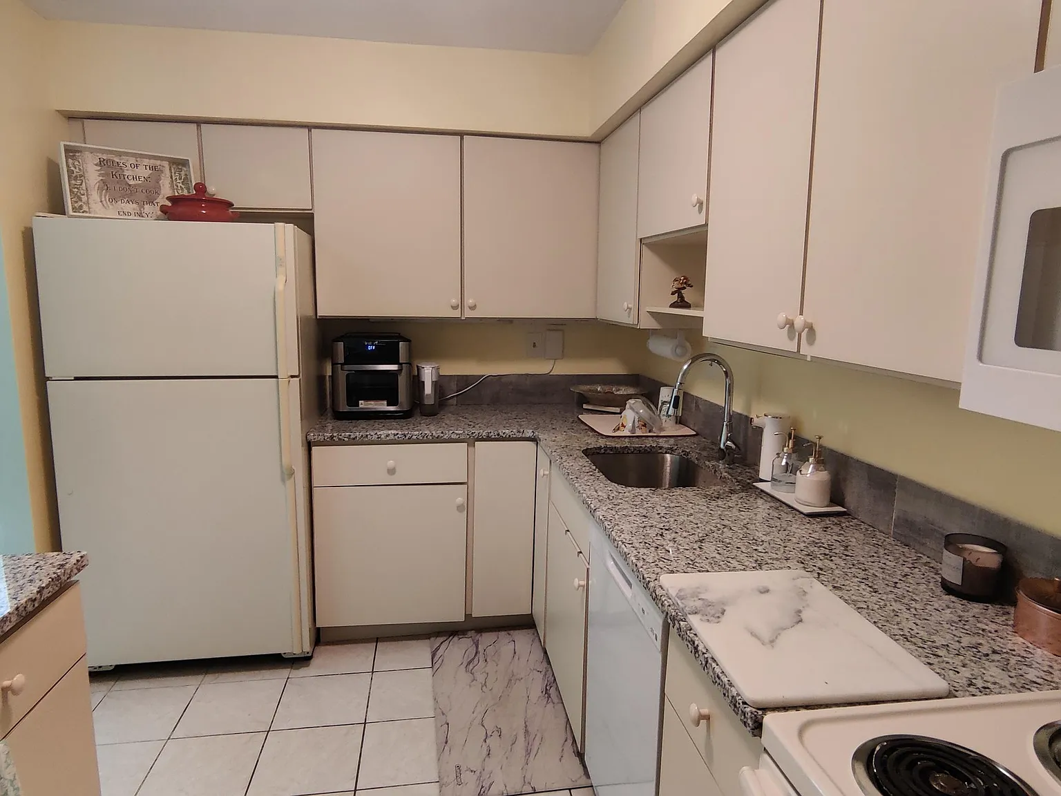 3 bed, 2.5 bath, 2000 sqft, $4,500 — Photo 2