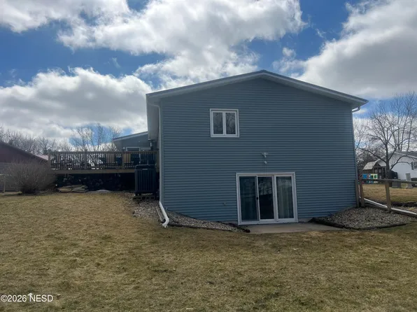 605 Circle Dr, Clear Lake, SD 57226