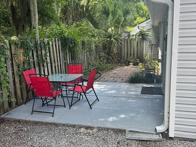 210 Cedar Grove Cir — Photo 15
