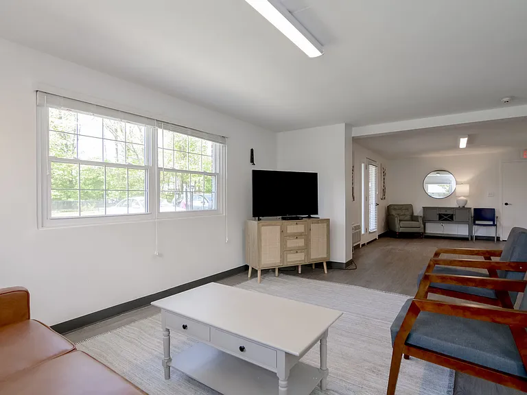 Westwood Glen Commons — Photo 28