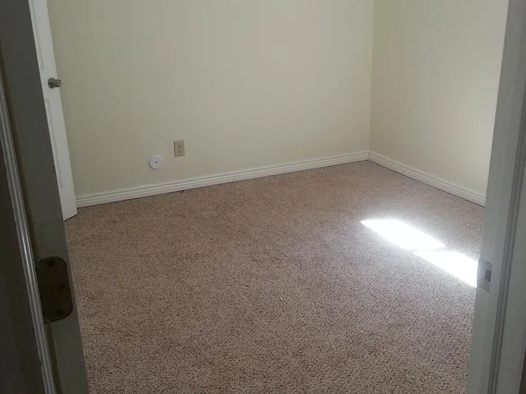 Downstairs Bedroom#1
