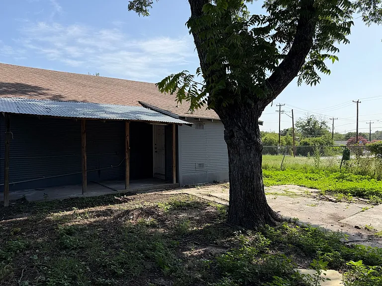 2308 W Martin St — Photo 15