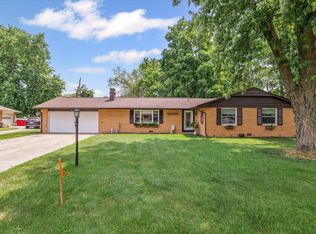 5 Golfview Dr, Savoy, IL