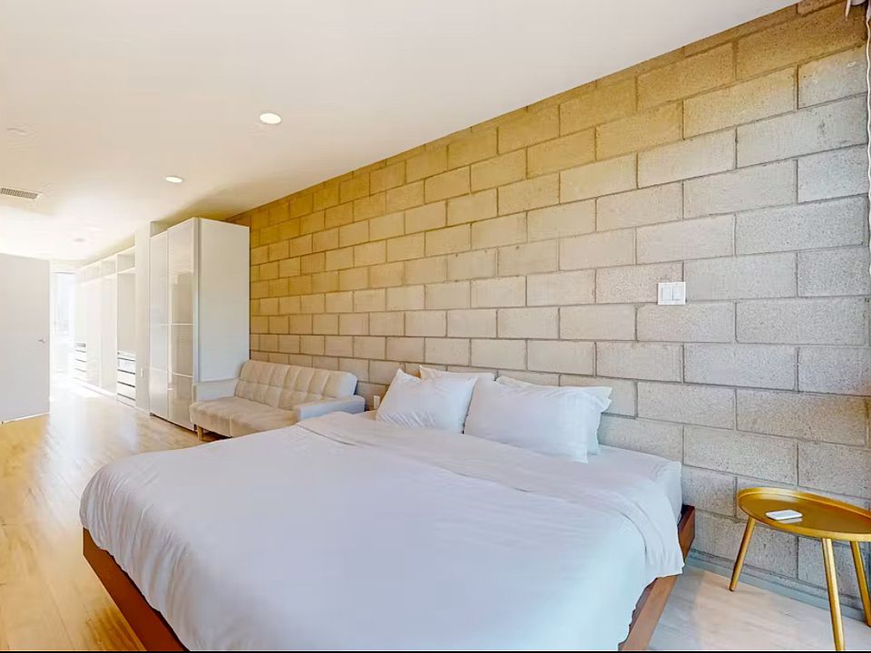 1st image of 3450 Cahuenga Blvd W 905-bldg 9
