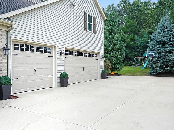 4th image of 2469 Candlestick Ave SE