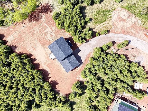 5th image of 29 Spruce Ln