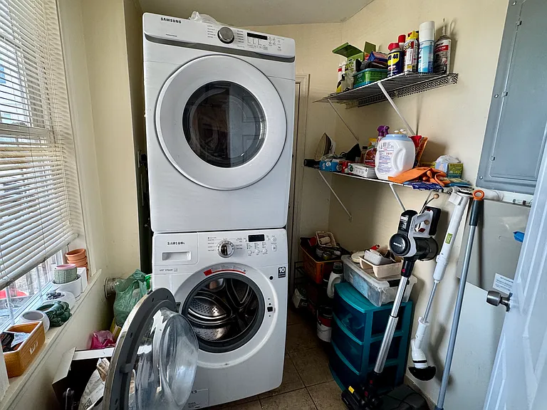 22 Elmore St #2 — Photo 9