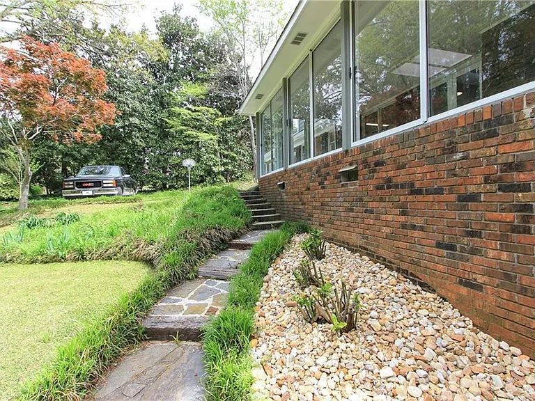 1365 Timberland Dr SE — Photo 48