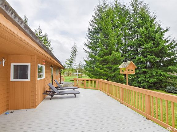 3rd image of 120 Evergreen Ln