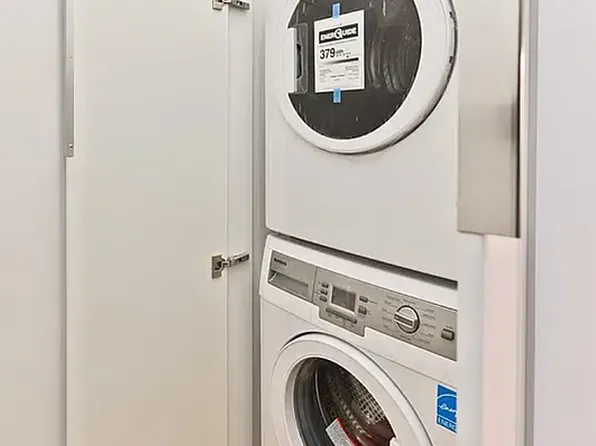 100 Forsyth Street image 4 of 5