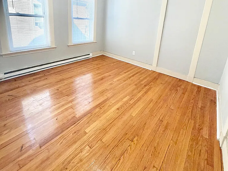 20 Young St #2 — Photo 5