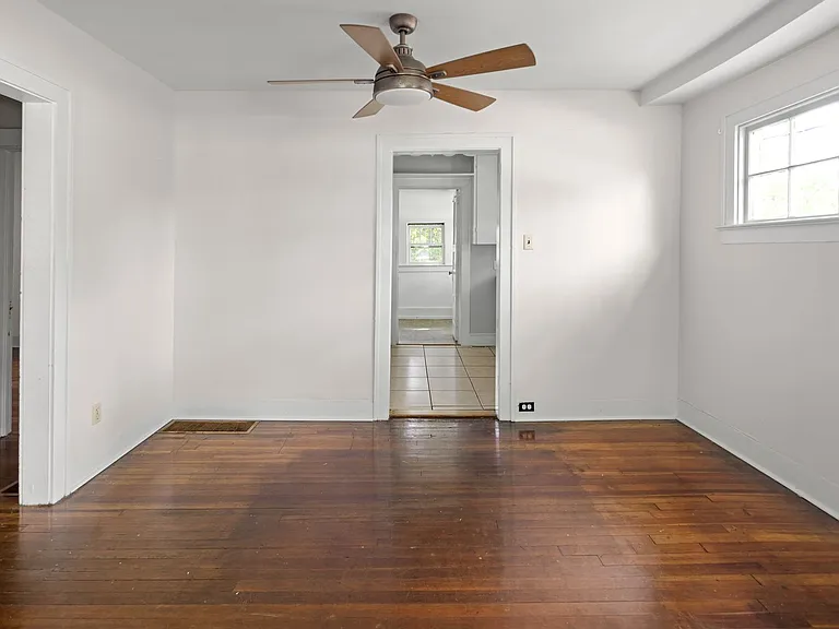 39 Adams St — Photo 5