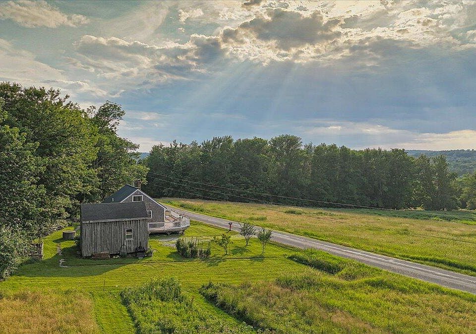 1st image of 370 Carroll Road