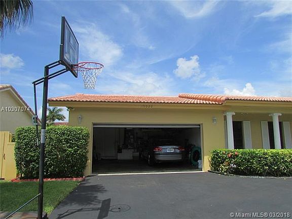 5th image of 19020 W Oakmont Dr